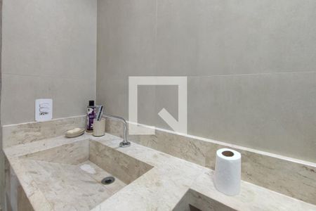 Banheiro de apartamento à venda com 2 quartos, 54m² em Jardim do Lago Continuação, Campinas