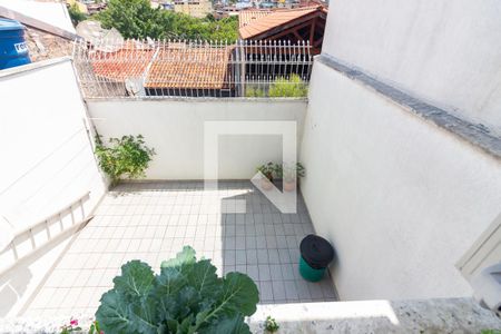 Vista de casa à venda com 3 quartos, 250m² em Cidade das Flores, Osasco