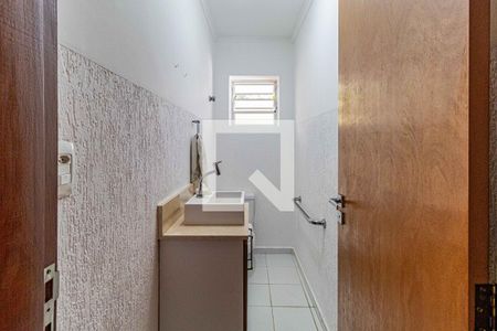 Lavabo de casa à venda com 3 quartos, 200m² em Jardim Odete, São Paulo
