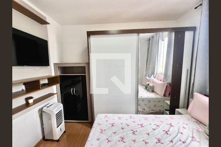 Quarto de apartamento à venda com 2 quartos, 45m² em Chácaras Cotia, Contagem