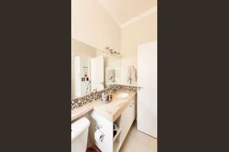 Banheiro da Suíte 1 de casa de condomínio à venda com 3 quartos, 445m² em Loteamento Alphaville Campinas, Campinas