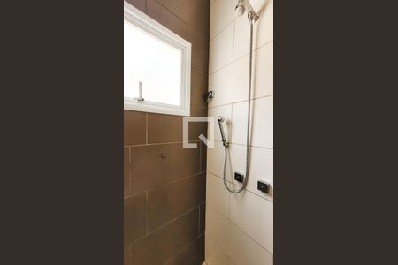 Banheiro da Suíte 1 de casa de condomínio para alugar com 3 quartos, 445m² em Loteamento Alphaville Campinas, Campinas