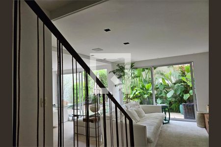 Casa à venda com 4 quartos, 250m² em Indianópolis, São Paulo