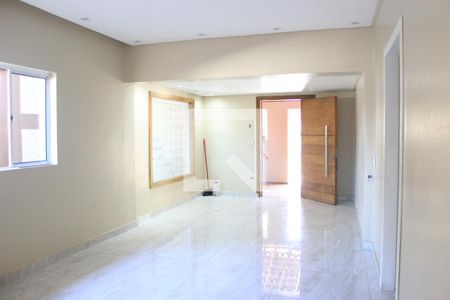 Sala de casa para alugar com 3 quartos, 278m² em Vila Galvão, Guarulhos
