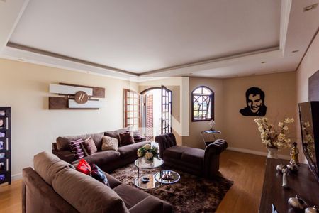 Sala de TV de casa à venda com 3 quartos, 412m² em Vila Curuca, Santo André