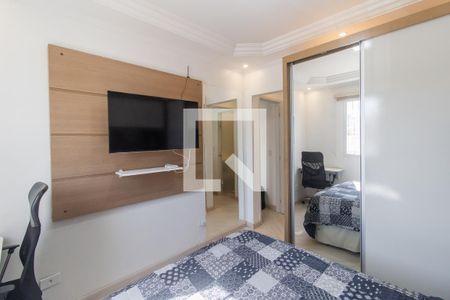 Quarto 1 de apartamento para alugar com 2 quartos, 68m² em Vila Araguaia, São Paulo