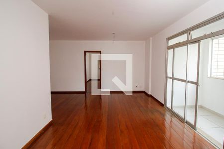 Sala de apartamento à venda com 3 quartos, 118m² em Santa Efigênia, Belo Horizonte
