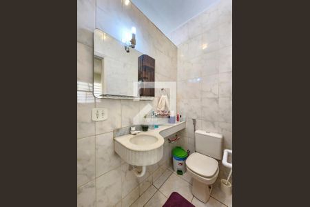 Casa à venda com 384m², 4 quartos e 4 vagas Casa à venda com 384m², 4 quartos e 4 vagasLavabo 1 andar