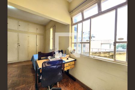 Casa à venda com 384m², 4 quartos e 4 vagas Casa à venda com 384m², 4 quartos e 4 vagasEscritório Quarto Suíte 1