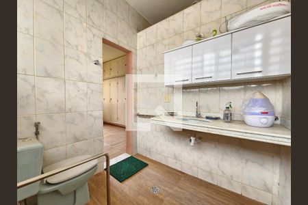 Casa à venda com 384m², 4 quartos e 4 vagas Casa à venda com 384m², 4 quartos e 4 vagasSuíte 2