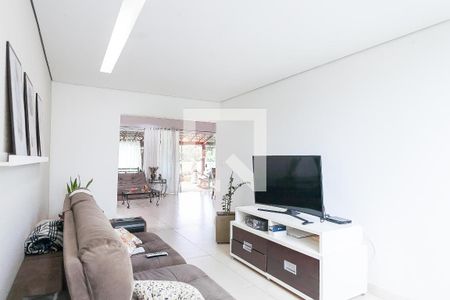 sala tv  de casa de condomínio à venda com 4 quartos, 280m² em Balneário Água Limpa, Nova Lima