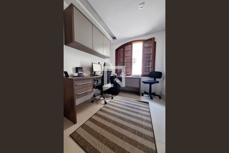 Escritório de casa de condomínio à venda com 4 quartos, 340m² em Badu, Niterói