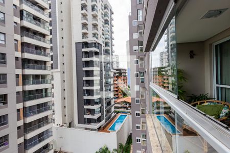 Apartamento à venda com 121m², 3 quartos e 3 vagas Apartamento à venda com 121m², 3 quartos e 3 vagasVista da Suíte 3