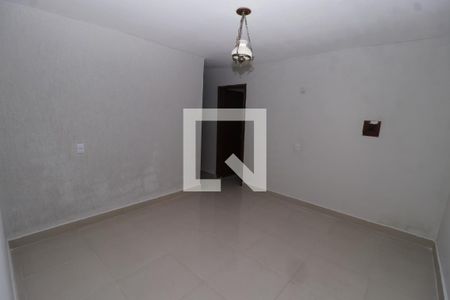 Sala de casa para alugar com 2 quartos, 99m² em Qnp 19, Brasília