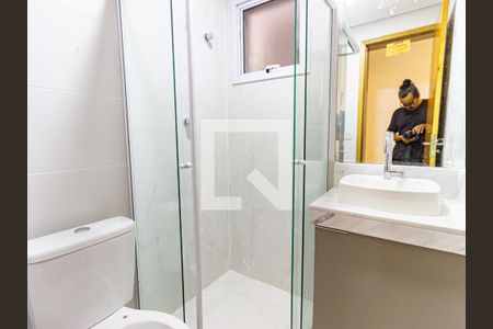 Banheiro de apartamento para alugar com 1 quarto, 30m² em Vila Bertioga, São Paulo