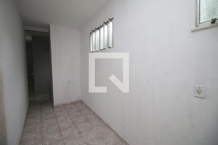 Sala de estar de casa para alugar com 2 quartos, 60m² em Brás de Pina, Rio de Janeiro