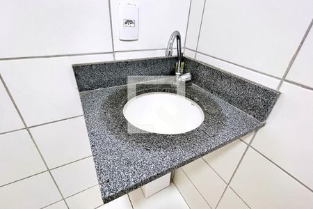 Banheiro de apartamento à venda com 1 quarto, 34m² em Vila Rosália, Guarulhos