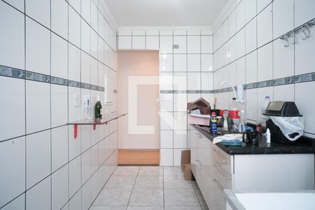 Cozinha de apartamento para alugar com 2 quartos, 56m² em Vila Pierina, São Paulo