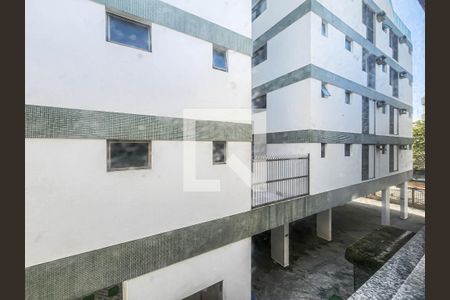 Vista Sala de apartamento para alugar com 2 quartos, 74m² em Pitangueiras, Guarujá