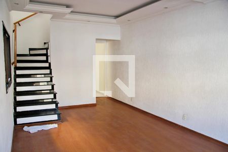 Sala de casa para alugar com 4 quartos, 130m² em Portal dos Gramados, Guarulhos