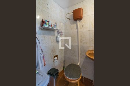Banheiro de kitnet/studio para alugar com 1 quarto, 40m² em Olaria, Rio de Janeiro