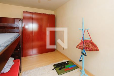 Quarto 1 de apartamento à venda com 2 quartos, 64m² em Medianeira, Porto Alegre