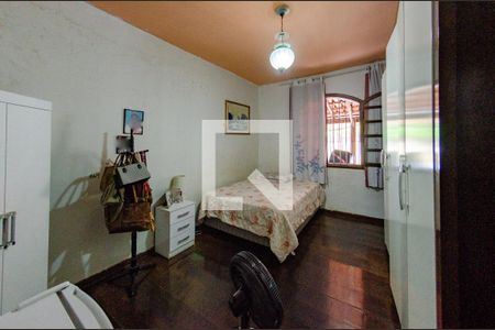 Quarto 1 de casa à venda com 3 quartos, 320m² em Bonfim, Belo Horizonte
