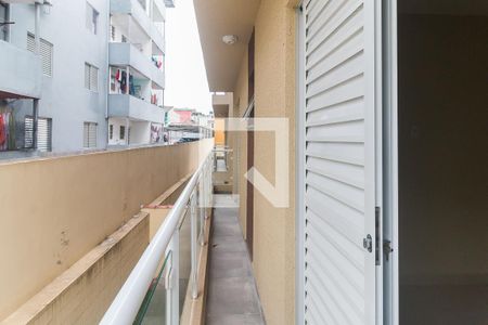 Sacada dos Quartos 1 e 2 de apartamento para alugar com 2 quartos, 54m² em Vila Perracini, Poá