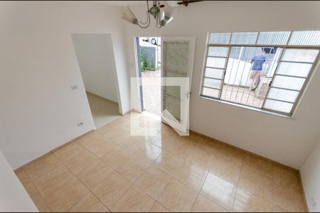 Sala de casa à venda com 2 quartos, 135m² em Vila Cruz das Almas, São Paulo