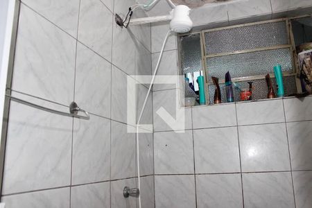 Banheiro de apartamento à venda com 1 quarto, 30m² em Cavalhada, Porto Alegre