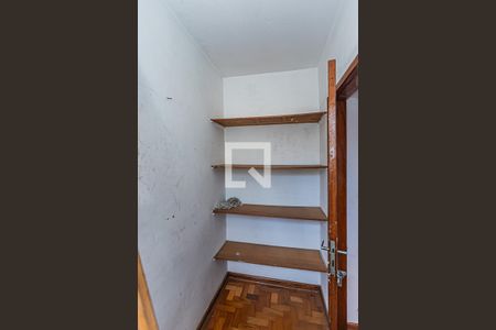 Closet quarto 1 de casa à venda com 2 quartos, 174m² em Jardim Santo Elias, São Paulo