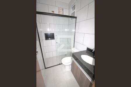 Banheiro de kitnet/studio para alugar com 1 quarto, 25m² em Jardim Miriam, São Paulo