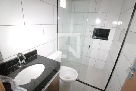 Banheiro de kitnet/studio para alugar com 1 quarto, 28m² em Jardim Miriam, São Paulo