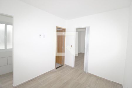 Quarto 1 de kitnet/studio para alugar com 1 quarto, 28m² em Jardim Miriam, São Paulo