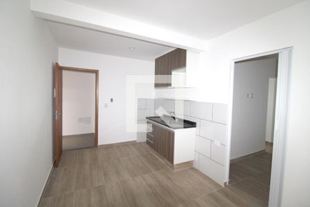 Cozinha de kitnet/studio para alugar com 1 quarto, 28m² em Jardim Miriam, São Paulo