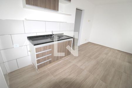 Cozinha de kitnet/studio para alugar com 1 quarto, 28m² em Jardim Miriam, São Paulo