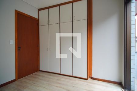 Quarto 1 de apartamento para alugar com 3 quartos, 120m² em Moinhos de Vento, Porto Alegre