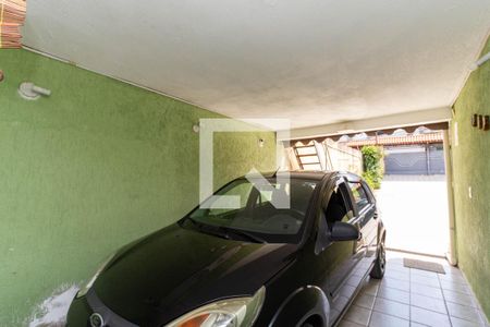 Casa à venda com 280m², 3 quartos e 6 vagas Casa à venda com 280m², 3 quartos e 6 vagasGaragem