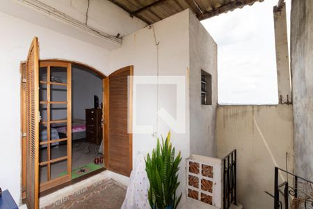 Casa à venda com 280m², 3 quartos e 6 vagas Casa à venda com 280m², 3 quartos e 6 vagasVaranda da suíte