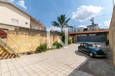 Casa à venda com 280m², 3 quartos e 6 vagas Casa à venda com 280m², 3 quartos e 6 vagasQuintal