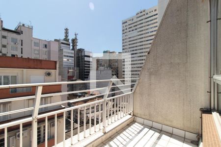 Varanda da Sala/Quarto de apartamento à venda com 1 quarto, 30m² em Centro Histórico, Porto Alegre