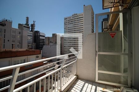Varanda da Sala/Quarto de apartamento à venda com 1 quarto, 30m² em Centro Histórico, Porto Alegre