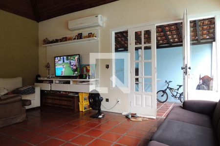 Sala de casa de condomínio para alugar com 3 quartos, 360m² em Anil, Rio de Janeiro