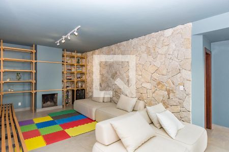 Sala  de casa de condomínio para alugar com 3 quartos, 210m² em Ville de Montagne, Nova Lima