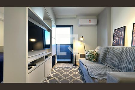 Sala de kitnet/studio para alugar com 1 quarto, 35m² em Centro, Curitiba