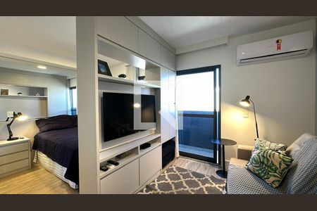 Sala de kitnet/studio para alugar com 1 quarto, 35m² em Centro, Curitiba