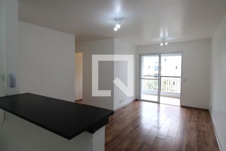 Sala de apartamento para alugar com 3 quartos, 70m² em Vila Suzana, São Paulo