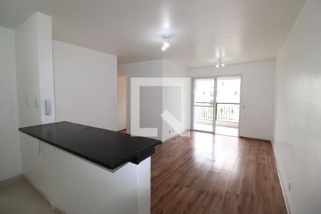 Sala de apartamento para alugar com 3 quartos, 70m² em Vila Suzana, São Paulo