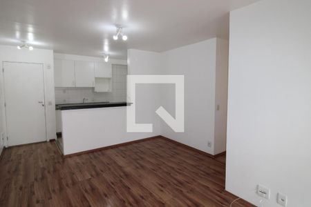 Sala de apartamento para alugar com 3 quartos, 70m² em Vila Suzana, São Paulo