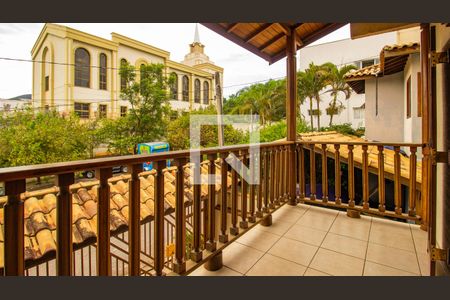 Casa à venda com 175m², 3 quartos e 2 vagas Casa à venda com 175m², 3 quartos e 2 vagasVaranda da Suíte 3